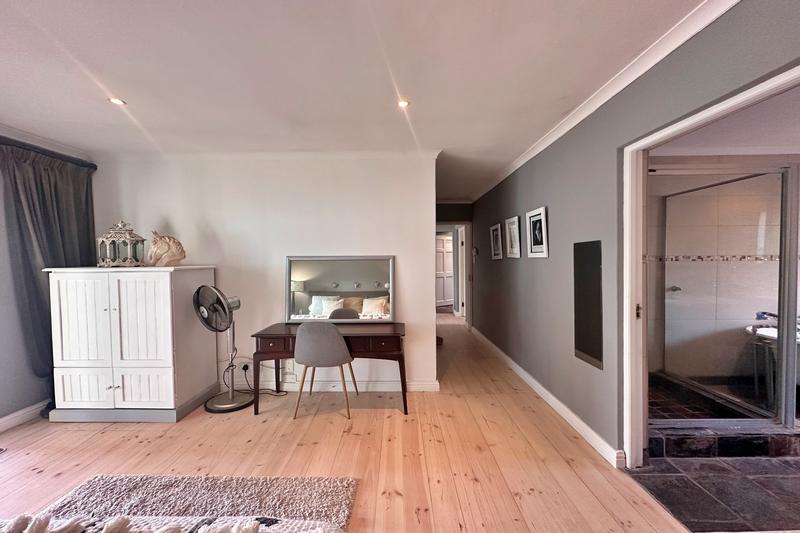 To Let 3 Bedroom Property for Rent in Van Riebeeckstrand Western Cape